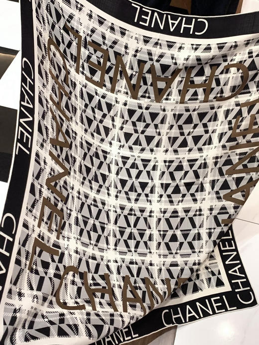 秋冬特惠💰450 香奈儿围巾 秋冬高级成衣系列～
【双面同色丝绒披肩】 商品图7