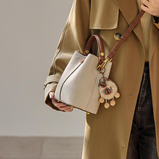 丁摩 新款女士包高级感洋气包包流行斜挎牛皮包时尚手提水桶包5ZF-0708 商品图1