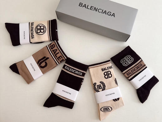 秋冬特惠💰130 巴黎世家袜子 大巴黎新品女款长筒袜子【一盒五双】纯棉材质织造，上脚柔软舒适 商品图6