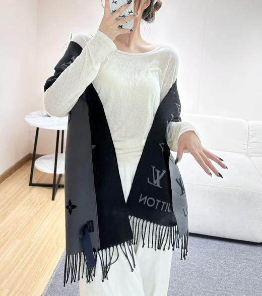 秋冬特惠💰280 LV经典围巾以Vivienne Reykjavik 2.0 版本迎接马年新春 商品图3