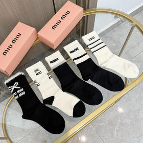 秋冬特惠💰140 缪缪袜子【一盒四双】缪缪高品质超级爆款网红羊绒高筒袜子