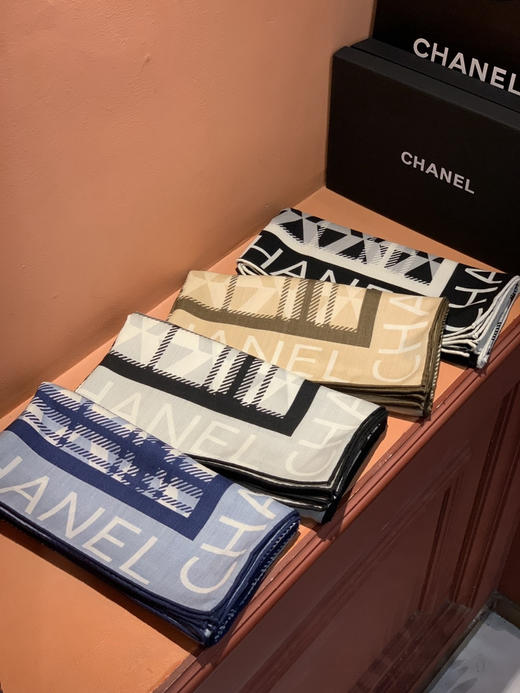 秋冬特惠💰450 香奈儿围巾 秋冬高级成衣系列～
【双面同色丝绒披肩】 商品图2