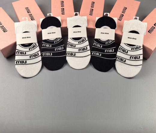 秋冬特惠💰130 缪缪袜子 新品女款隐形袜子【一盒五双】提花经典字母标志 商品图4