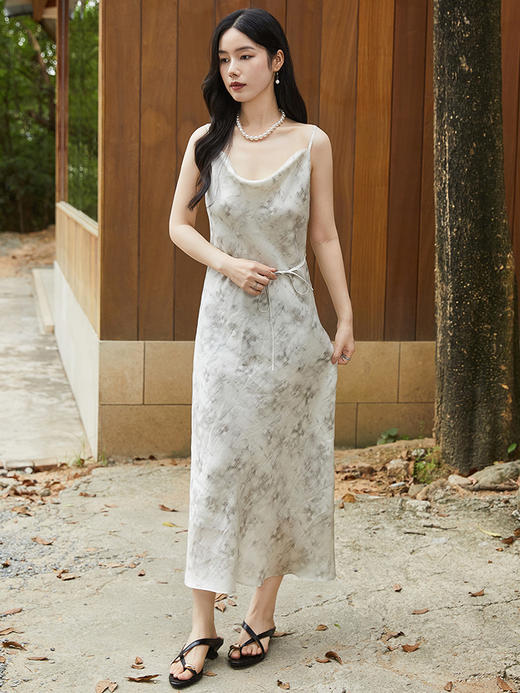 慵懒度假风水墨印花吊带长裙 垂坠感醋酸面料显瘦开叉连衣裙 商品图1