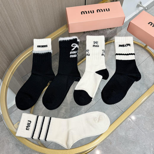 秋冬特惠💰140 缪缪袜子【一盒四双】缪缪高品质超级爆款网红羊绒高筒袜子 商品图6