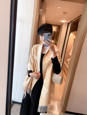 秋冬特惠💰150 LV围巾 当季双面热款女羔绒两用围巾