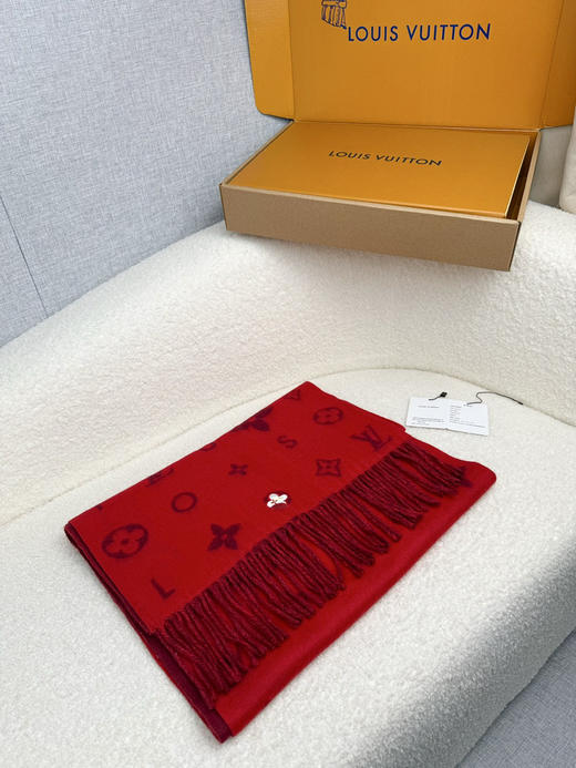 秋冬特惠💰300 LV围巾 2026马年新春刺绣纪念版。【双面羊毛围巾】 商品图1