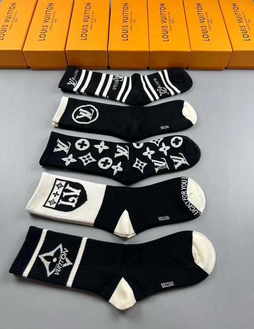 秋冬特惠💰130 LV袜子 驴家新品高筒袜子【一盒五双】纯棉材质，提花经典标志 商品图8