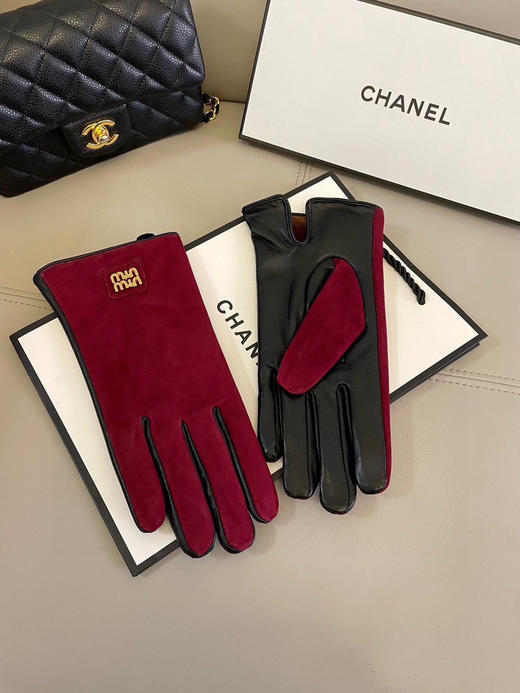 秋冬特惠💰240 缪缪女士新款手套 高档鹿茸皮搭配羊皮 商品图1