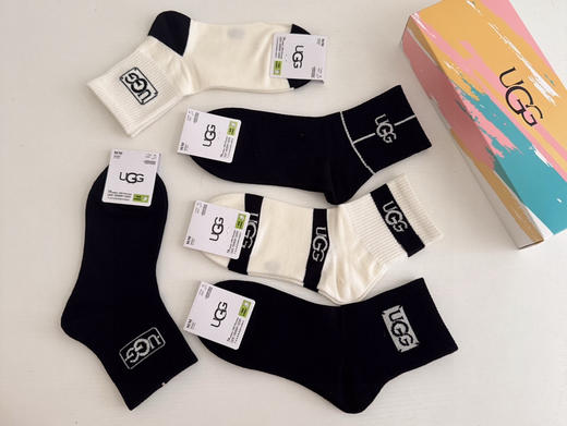 秋冬特惠💰130 UGG袜子 新品女款中筒袜子【一盒五双】纯棉材质，柔软舒适透气 商品图4