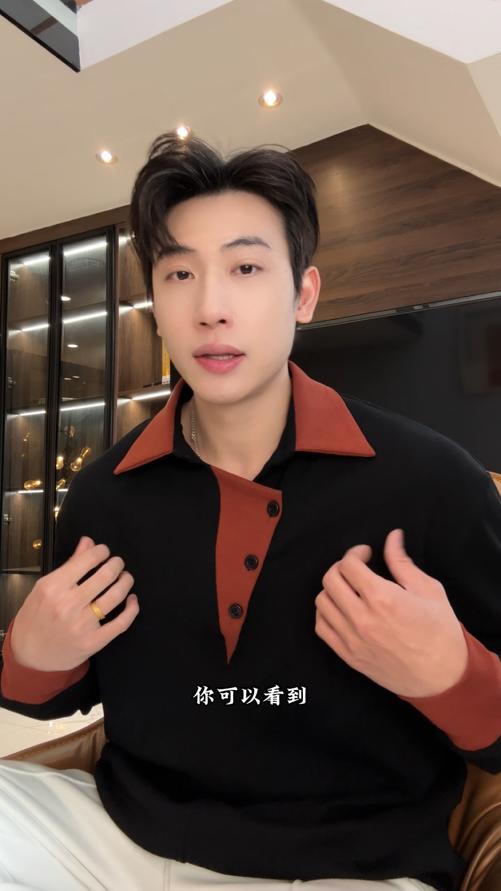 26T09SDSA秋冬新款痞帅男装时尚简约拼接撞色斜纽扣翻领长袖T恤百搭 商品图0