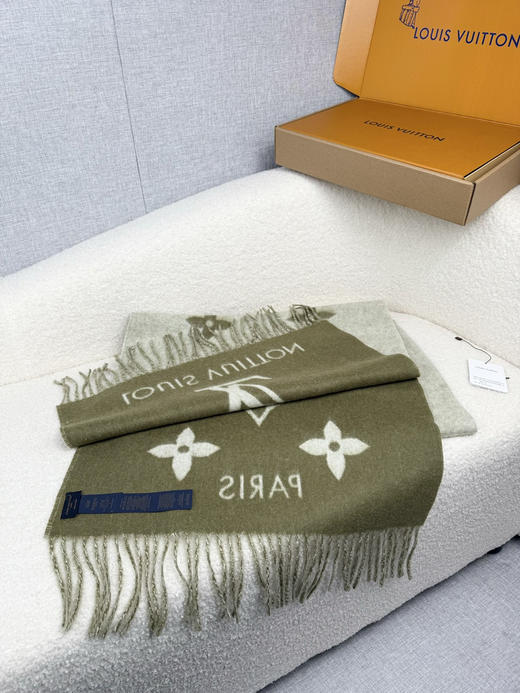 秋冬特惠💰300 LV围巾 霍思燕同款披肩围巾两用！ 商品图4