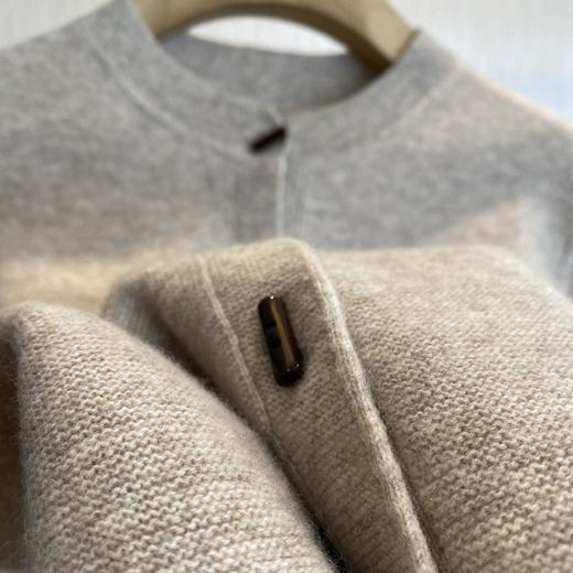 丁摩 渠道货！！老客不要错过~老钱高级感中式扣羊毛圆领针织开衫女秋5ZF-3117 商品图0