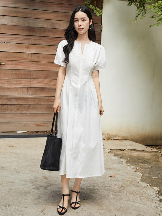 法式白色连衣裙女夏季 V 领收腰显瘦泡泡袖中长款 A 字大摆小白裙 商品图1