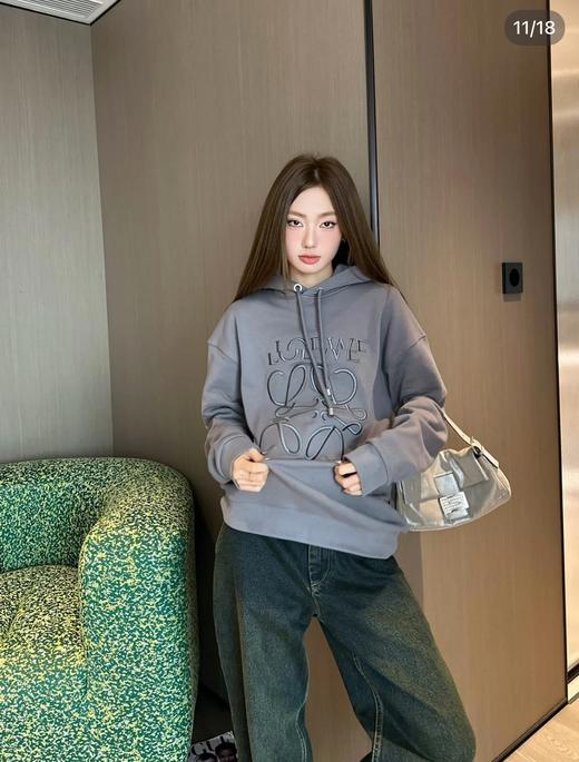 一店k （超重工刺绣🪡！）女孩子的快乐有多简单～给我买我喜欢的东西就好！错位刺绣高级得毫不费力！加绒刺绣字母logo情侣连帽卫衣 商品图13