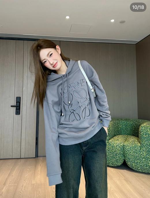 一店k （超重工刺绣🪡！）女孩子的快乐有多简单～给我买我喜欢的东西就好！错位刺绣高级得毫不费力！加绒刺绣字母logo情侣连帽卫衣 商品图12