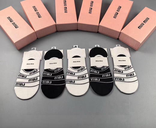 秋冬特惠💰130 缪缪袜子 新品女款隐形袜子【一盒五双】提花经典字母标志 商品图0