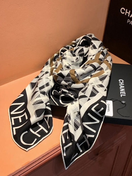 秋冬特惠💰450 香奈儿围巾 秋冬高级成衣系列～
【双面同色丝绒披肩】 商品图4