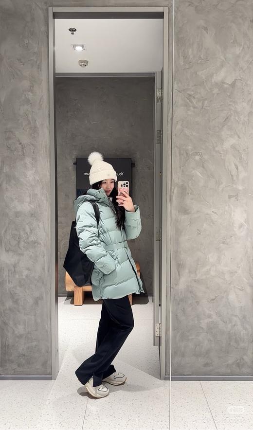一店d 𝐤𝐨𝐥𝐨𝐧中长款小蛮腰羽绒服
𝟐𝟓新品❗️刚刚发售没多久就火得一塌糊涂 商品图11