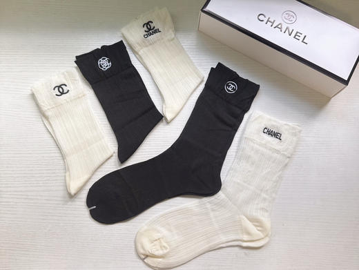 秋冬特惠💰130 香奈儿袜子 CH新品网红女款袜子 【一盒五双】冰丝材质，轻薄冰凉透气舒适 商品图7