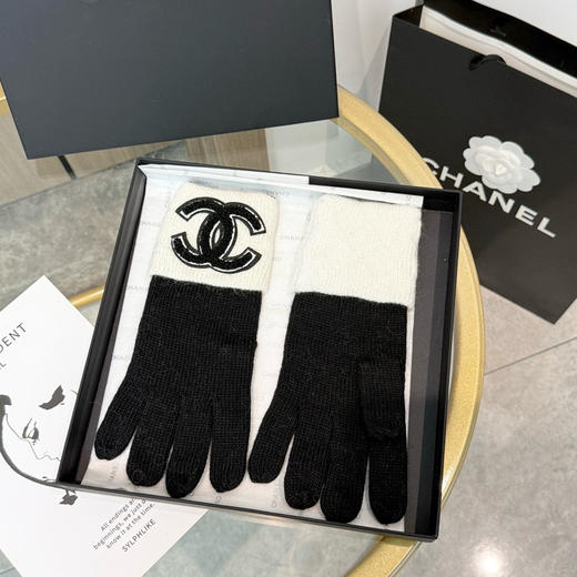 秋冬特惠💰220 爆款 香奈儿秋冬羊毛针织手套 纯色系列 商品图1