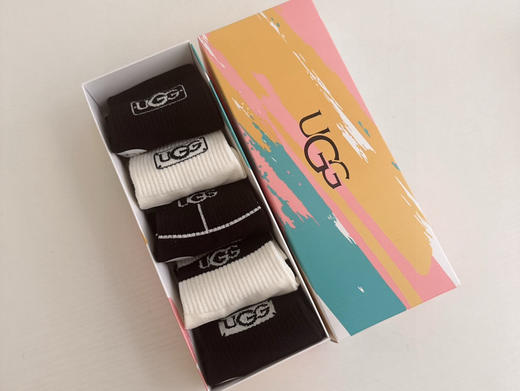 秋冬特惠💰130 UGG袜子 新品女款中筒袜子【一盒五双】纯棉材质，柔软舒适透气 商品图8