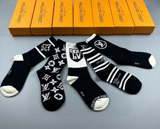 秋冬特惠💰130 LV袜子 驴家新品高筒袜子【一盒五双】纯棉材质，提花经典标志 商品图3