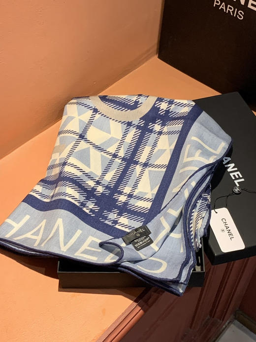 秋冬特惠💰450 香奈儿围巾 秋冬高级成衣系列～
【双面同色丝绒披肩】 商品图3