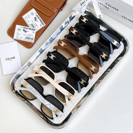 秋冬特惠💰320 赛琳眼镜 太阳镜
MOD:CL40316U
Size:60-15-135
高品质版本 商品图1