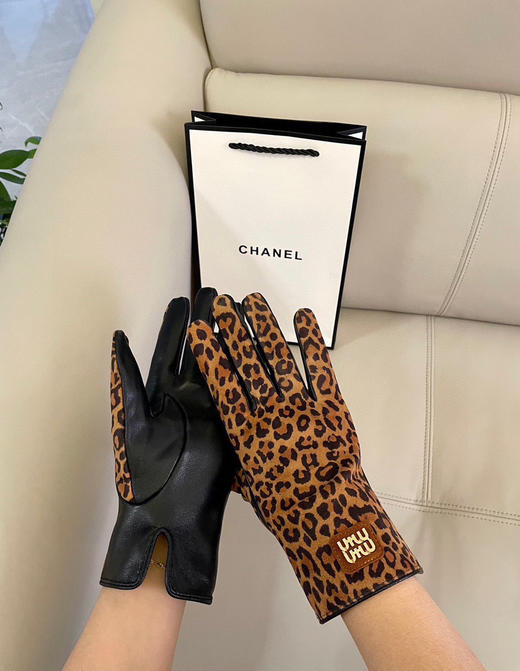 秋冬特惠💰240 缪缪女士新款手套 高档鹿茸皮搭配羊皮 商品图8