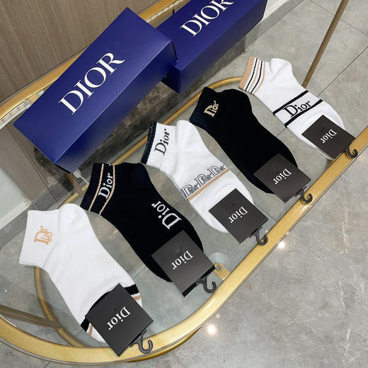 秋冬特惠💰130 迪家袜子【一盒五双】迪家ins风超火爆小单品 商品图1