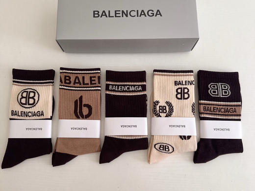 秋冬特惠💰130 巴黎世家袜子 大巴黎新品女款长筒袜子【一盒五双】纯棉材质织造，上脚柔软舒适 商品图1