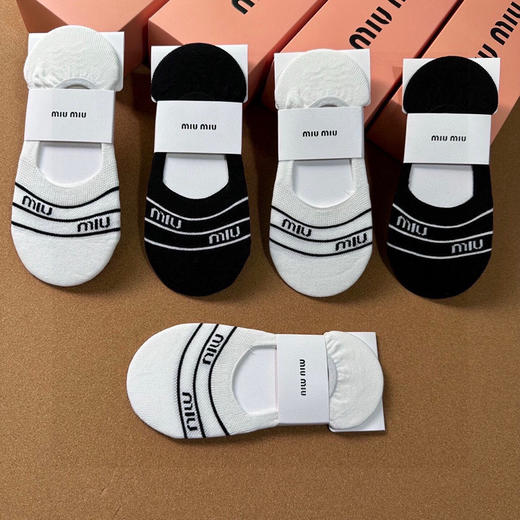 秋冬特惠💰130 缪缪袜子 新品女款隐形袜子【一盒五双】提花经典字母标志 商品图2