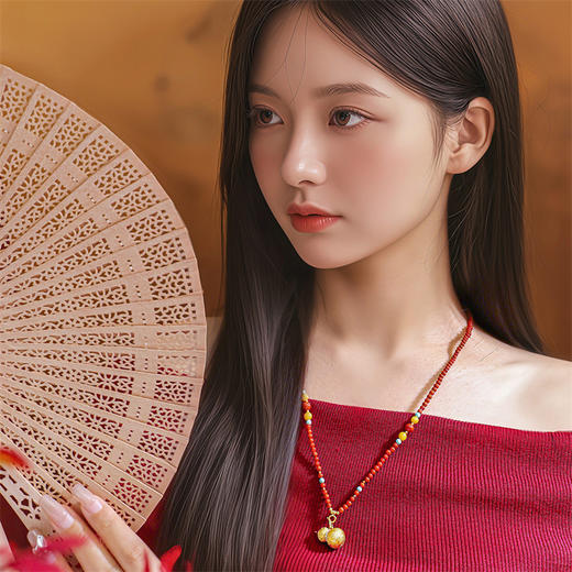 【新品首发】黄金足金卷草纹葫芦挂坠 祥瑞图腾女士礼物 MEMORA诗普琳LP458901 商品图1