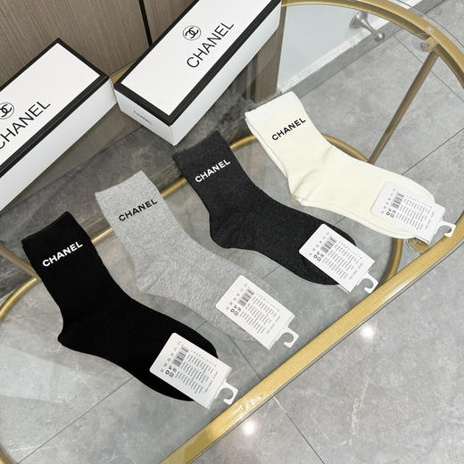 秋冬特惠💰150 香奈儿袜子【一盒四双】香奈儿高版本 商品图0