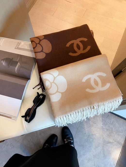 秋冬特惠💰150 香奈儿围巾 斜纹真丝经典山茶花图案设计风格 商品图5