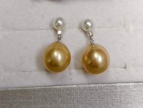 【私席真珠•新年盛宴】18K白钻石南洋金珍珠耳钉，水滴微瑕 珠5-5.5/10-11mm