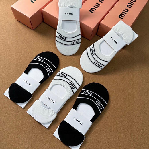 秋冬特惠💰130 缪缪袜子 新品女款隐形袜子【一盒五双】提花经典字母标志 商品图5