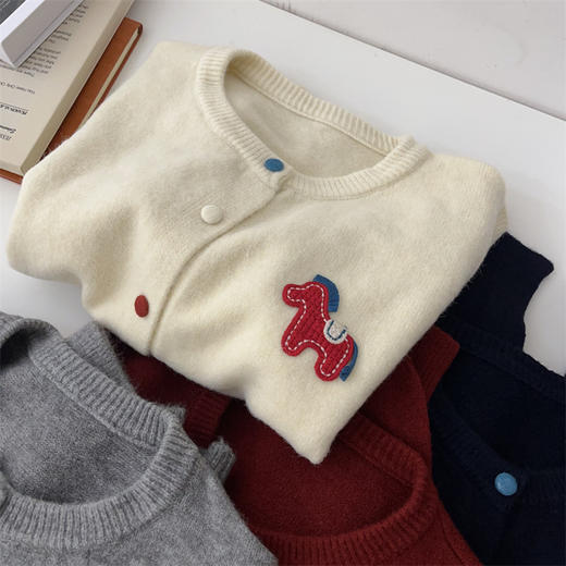 秋冬韩系简约休闲百搭撞色刺绣小马圆领长袖针织开衫 商品图1