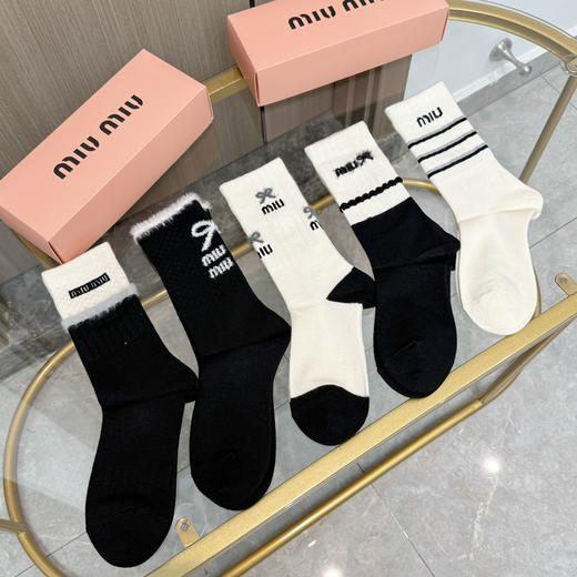 秋冬特惠💰140 缪缪袜子【一盒四双】缪缪高品质超级爆款网红羊绒高筒袜子 商品图4