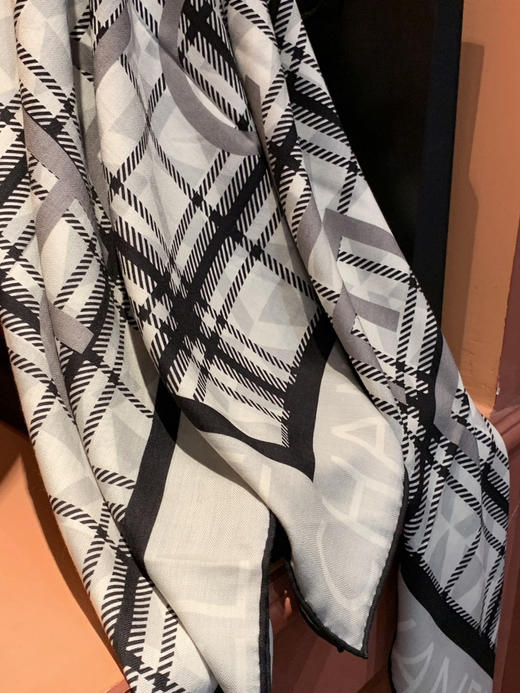 秋冬特惠💰450 香奈儿围巾 秋冬高级成衣系列～
【双面同色丝绒披肩】 商品图6