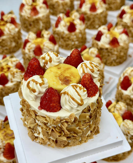 焦糖杏仁草莓布蕾 商品图0