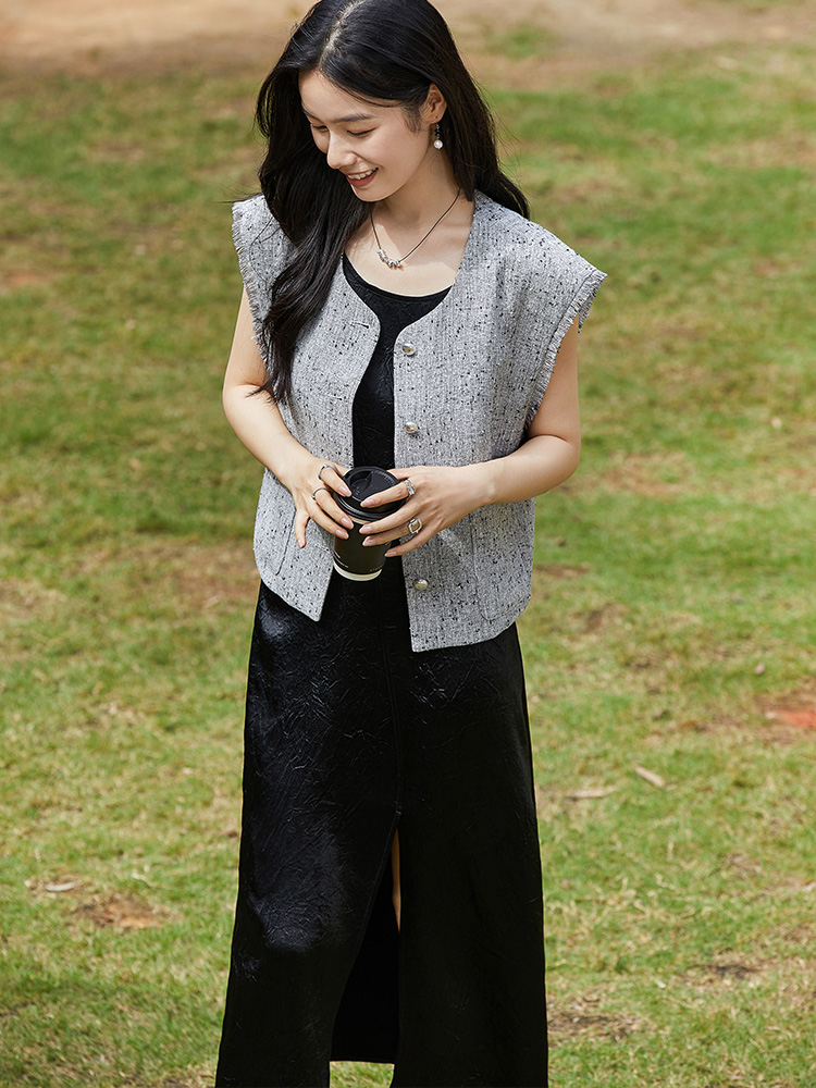 轻奢高级感醋酸缎面无袖连衣裙女 黑色收腰褶皱显瘦 A 字大摆长款气质长裙