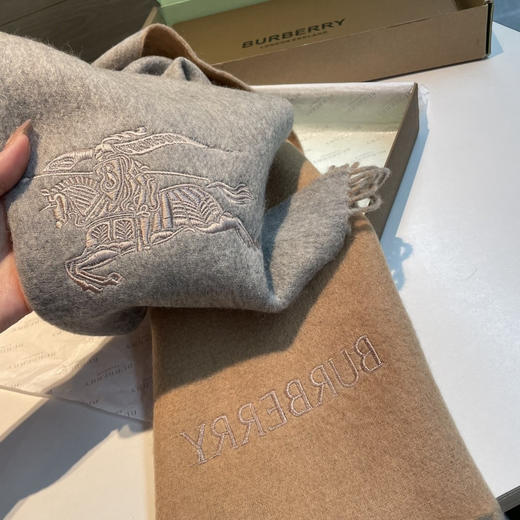 秋冬特惠💰300 巴宝莉双面围巾 太有型太有魅力了 非常斯文时尚的秋冬单品！ 商品图6