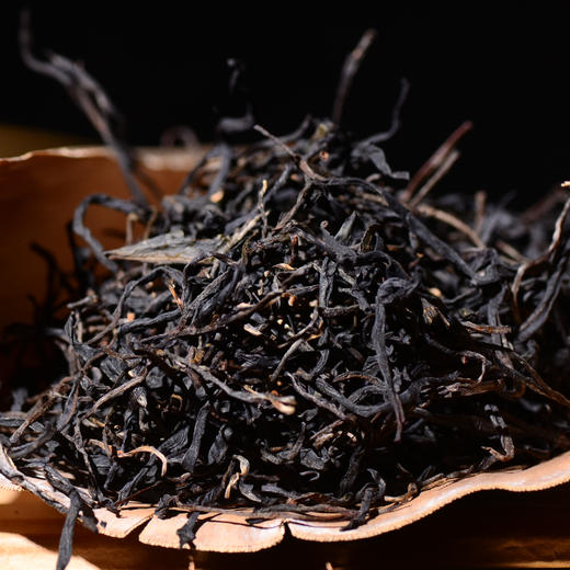 新年巨献，紫气东来！内部超大福利，限时55元抢高货！【紫霞-困鹿山自然变异紫芽茶】2025年头春头采，极难寻找的绝味！净含量：200克（生茶） 商品图1