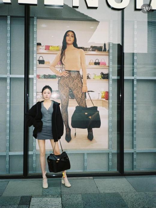 一店k （老渠道！新年🧨战包!！）爱惨了这种松松垮垮的感觉！实在拒绝不了一点的高级感手袋！这颜值直接出圈！颜值又高又实用，这不费吹灰之力的松弛感，一秒出片！巴黎公文包 真的就是掌管松弛感的神 商品图4