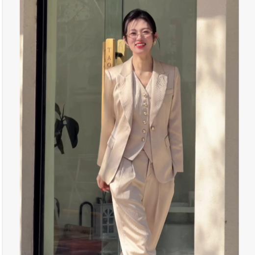 法小曼*子珍/轻奢金丝肌理感西装马甲百褶裙精致三件套女 商品图6