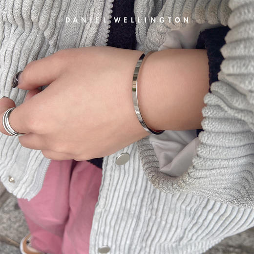 7350068244995 丹尼尔惠灵顿DANIEL WELLINGTON DW手镯|爆款经典男女同款素圈开口情侣手镯手环情人节礼物【银色-小号】 商品图2
