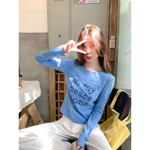 <曾小咸推荐>韩系蓝色短款印花长袖t恤女 商品图0