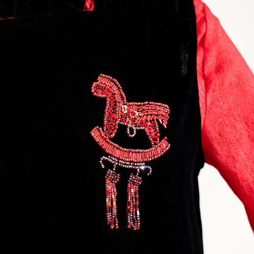 「高货wl」全新升级【铂金会员330/天猫439/差价109】(51930)洛诗琳2026春季新款气质新中式立领钉珠亮片丝绒马甲外套 商品图1